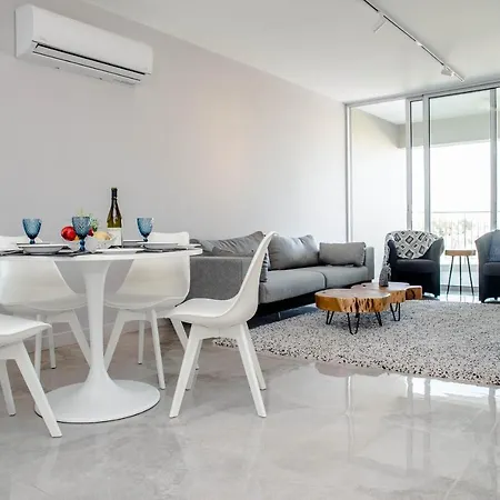 Latitude Boutique Apartment