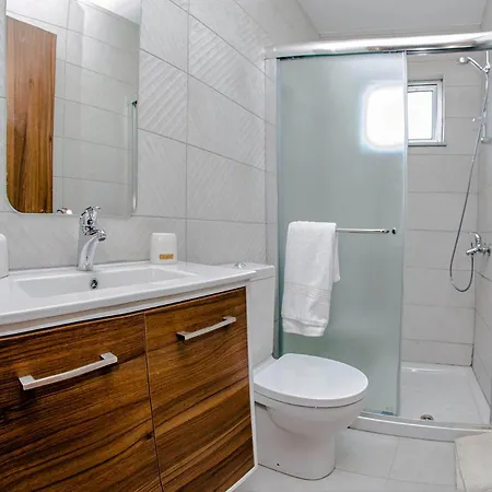 Latitude Boutique Apartment *