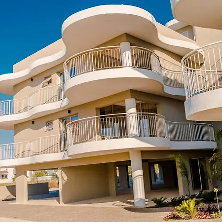 Apartment Latitude Boutique Larnaca